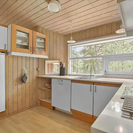 2650-nexo-skovsangervej-14 * Neksø